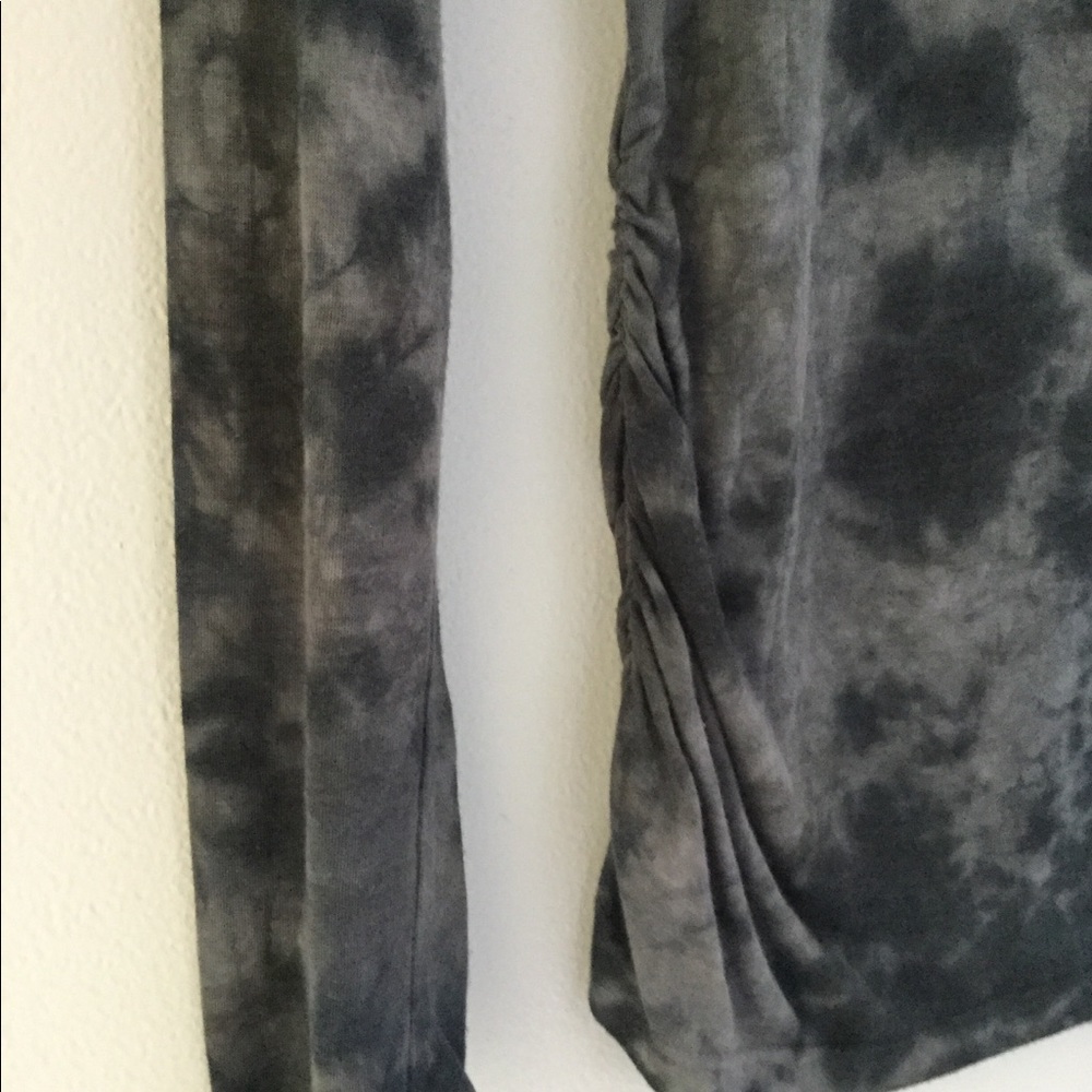 ❤️SOLD❤️ M. RENA TOP w RUCHING - Picture 6 of 6